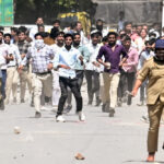 नोएडा फेस-2 में श्रमिकों का उग्र प्रदर्शन, वेतन वृद्धि को लेकर बढ़ा बवाल