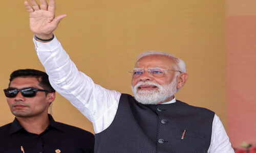 पश्चिम बंगाल में दूसरे चरण के लिए वोटिंग, पीएम मोदी बोले लोग भयमुक्त होकर दे रहे वोट