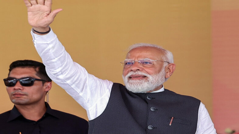 पश्चिम बंगाल में दूसरे चरण के लिए वोटिंग, पीएम मोदी बोले लोग भयमुक्त होकर दे रहे वोट