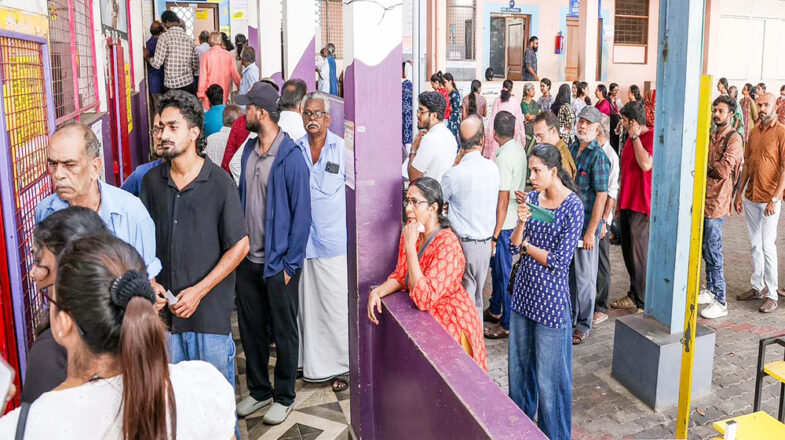 विधानसभा चुनाव: सुबह 11 बजे तक असम में 38.92 प्रतिशत, केरल में 33.28 प्रतिशत और पुडुचेरी में 37.06 प्रतिशत मतदान