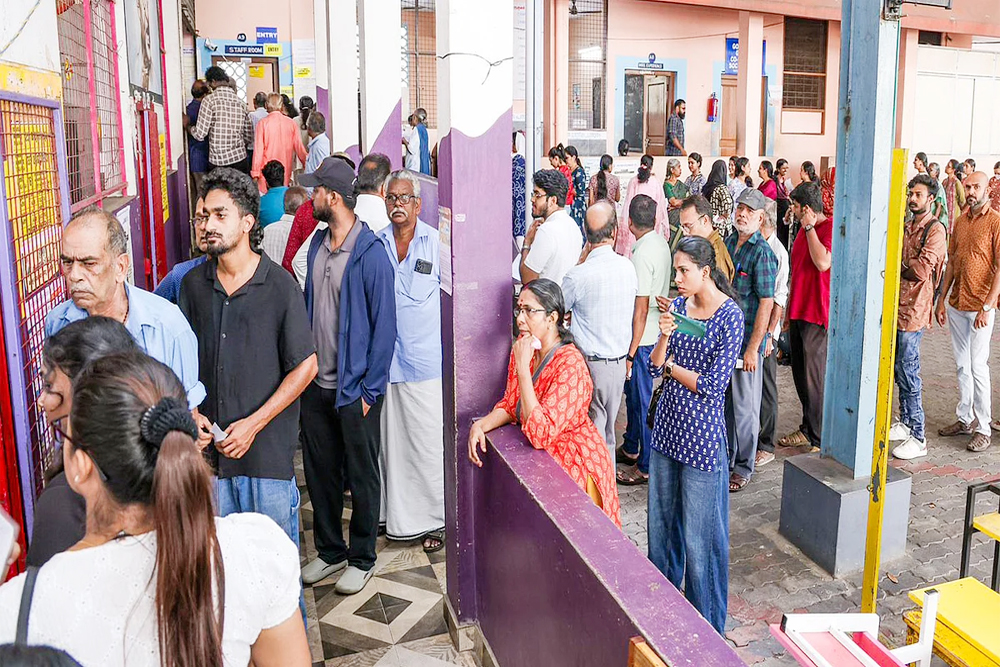 विधानसभा चुनाव: सुबह 11 बजे तक असम में 38.92 प्रतिशत, केरल में 33.28 प्रतिशत और पुडुचेरी में 37.06 प्रतिशत मतदान