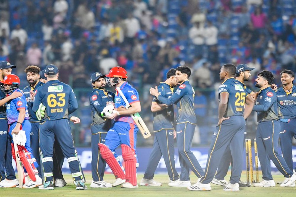 आईपीएल 2026 के बीच बीसीसीआई का नया फरमान, सिर्फ 16 खिलाड़ियों को ही एंट्री