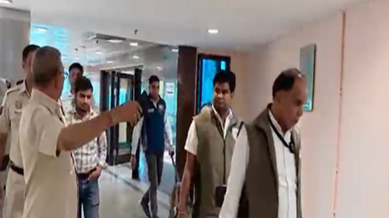 दिल्ली के मेयर ऑफिस को बम से उड़ाने की मिली धमकी