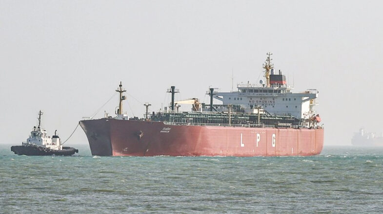 पश्चिम एशिया संकट के बीच डीजी शिपिंग का बड़ा कदम, निर्यातकों को राहत देने के निर्देश