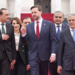 पाकिस्तान में बातचीत से पहले ईरानी स्पीकर ने मिनाब हमले के पीड़ितों को दी श्रद्धांजलि