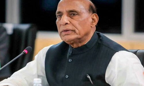 लोकसभा में नेता प्रतिपक्ष राहुल गांधी को माफी मांगनी चाहिए : राजनाथ सिंह