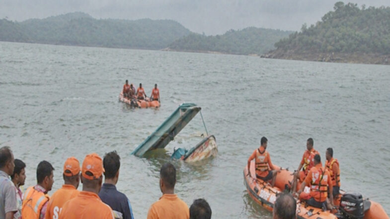 मध्य प्रदेश: बरगी डैम में पर्यटक नाव पलटने से 4 लोगों की मौत, 18 लापता