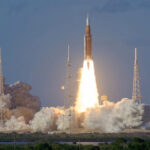 आर्टेमिस II मिशन में पहली बार आईफोन लेकर चांद की ओर रवाना हुए नासा के अंतरिक्ष यात्री