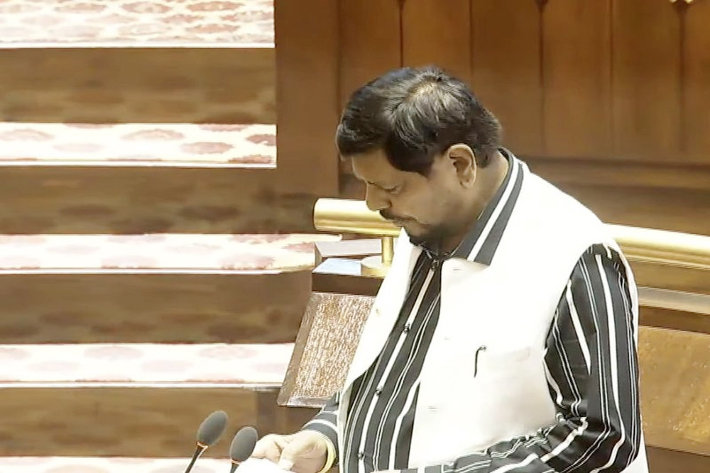 राज्यसभा 19 सदस्यों ने ली शपथ