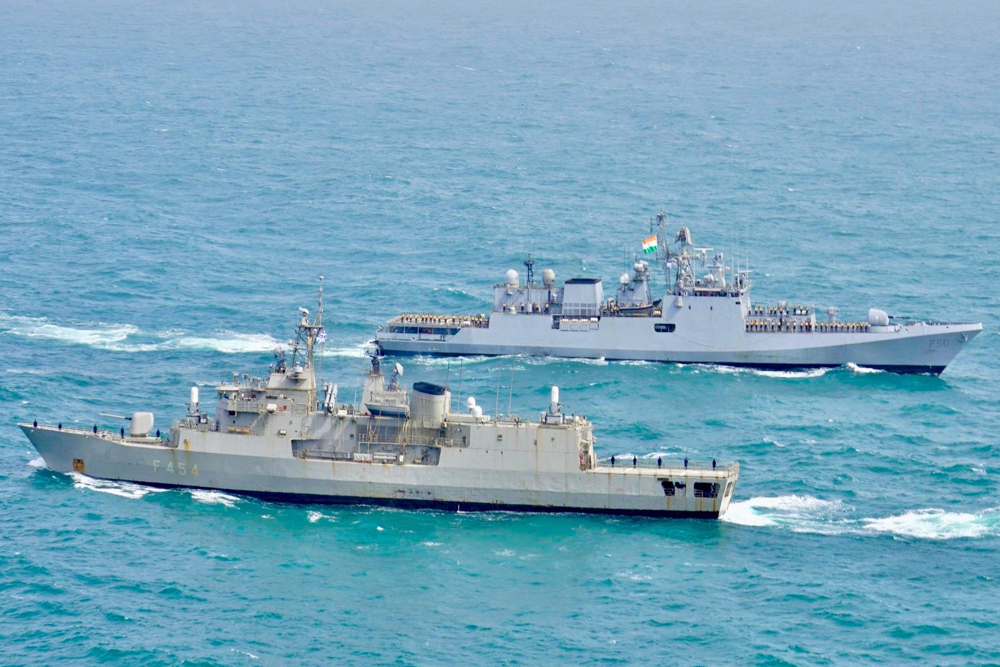 ‘होर्मुज के हालात नाजुक’, चीन ने भारतीय शिप पर फायरिंग को लेकर दिया बयान