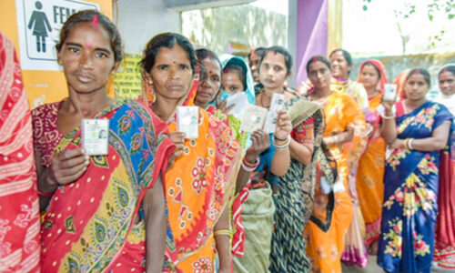पश्चिम बंगाल में 3 बजे तक 78.77 और तमिलनाडु में 70 फीसदी मतदान
