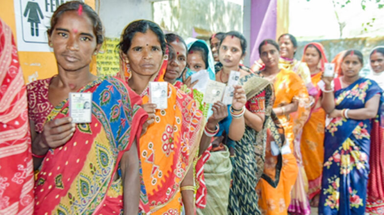 पश्चिम बंगाल में 3 बजे तक 78.77 और तमिलनाडु में 70 फीसदी मतदान