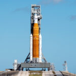 चांद के पार पहुंचेगा इंसान