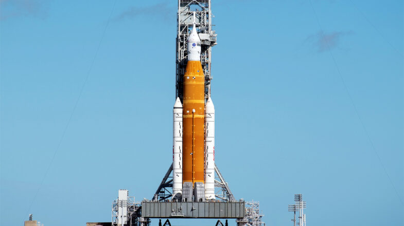 चांद के पार पहुंचेगा इंसान