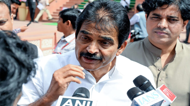 केसी वेणुगोपाल ने क्या दावेदारी छोड़ दी?