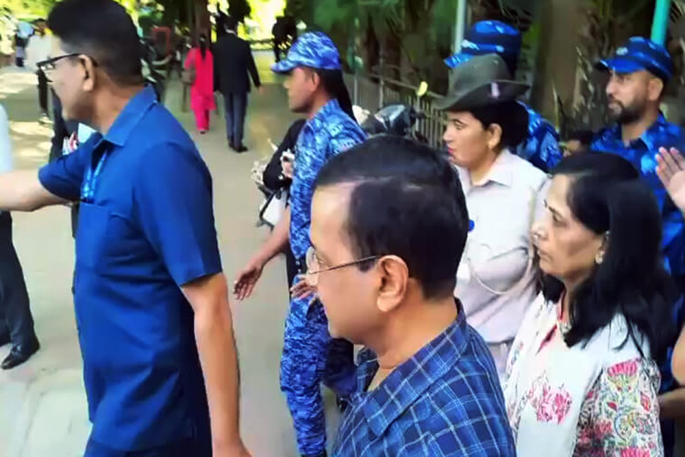 क्लीन चिट के बाद से केजरीवाल पर सख्ती