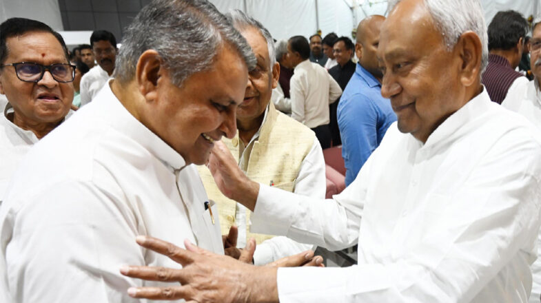 नीतीश किसको नेता चुनेंगे?