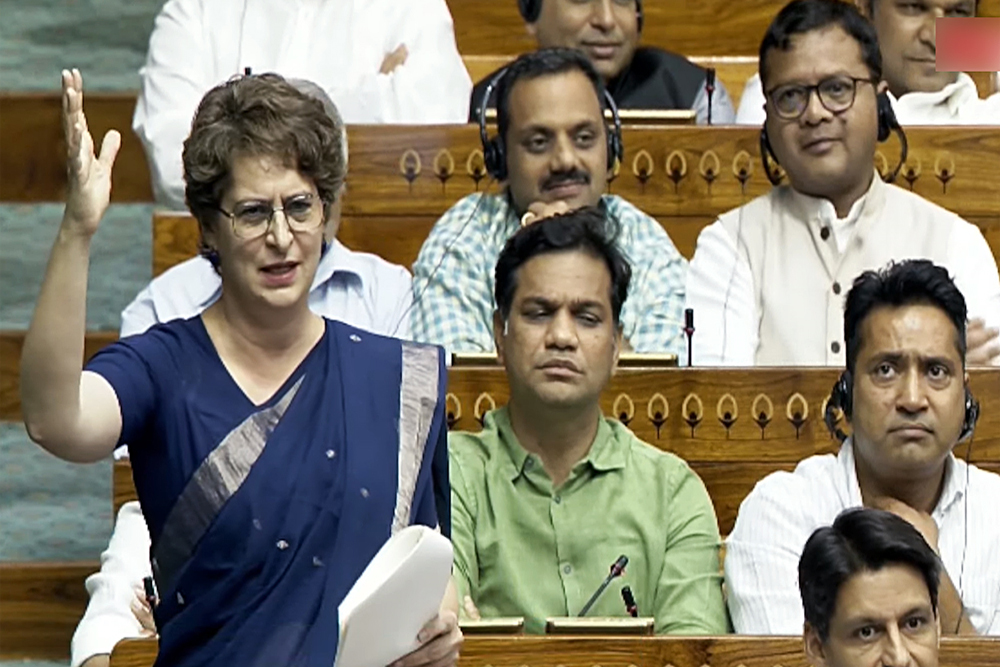 प्रियंका गांधी का आगे समय!