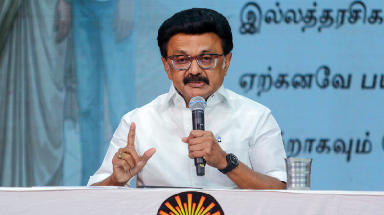 स्टालिन को सहयोगियों से मदद नहीं