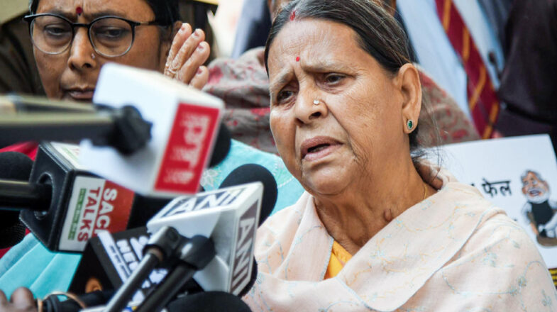 बिहार: आवास खाली नहीं करने पर अड़ीं पूर्व सीएम राबड़ी देवी