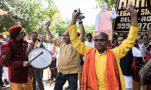 पश्चिम बंगाल में शहर-शहर भाजपा कार्यकर्ताओं का जश्न