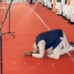 जनशक्ति को नमन : शपथ ग्रहण के मंच पर पीएम मोदी ने साष्टांग प्रणाम कर जताया जनता का आभार