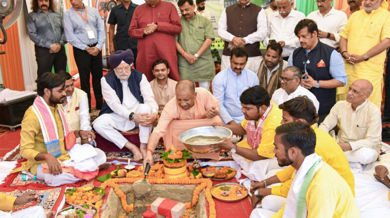 सीएम योगी ने ‘गोरखपुर अंतरराष्ट्रीय क्रिकेट स्टेडियम’ का शिलान्यास किया