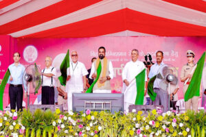 बिहार : सीएम सम्राट चौधरी ने 80 अग्निशमन वाहनों को दिखाई हरी झंडी