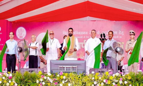 बिहार : सीएम सम्राट चौधरी ने 80 अग्निशमन वाहनों को दिखाई हरी झंडी