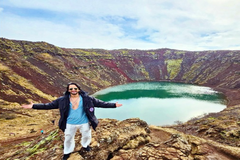 आइसलैंड की वादियों में खोए अभिनेता शहीर शेख