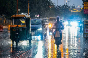 एनसीआर में बदला मौसम का मिजाज