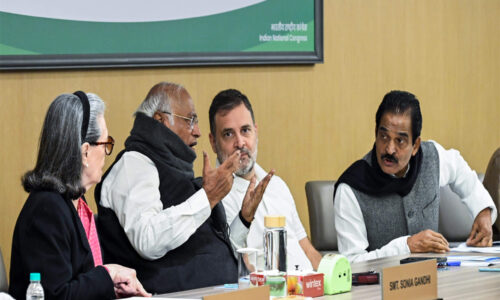 केरल का फैसला नहीं कर सकी कांग्रेस