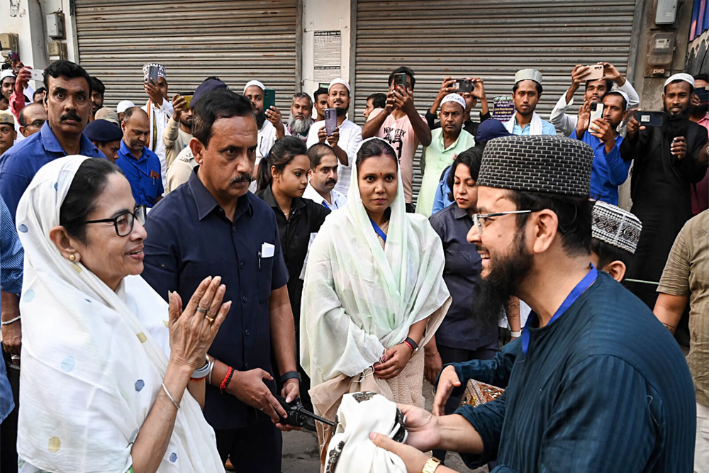 कांग्रेस, तृणमूल के मुस्लिम विधायकों की चर्चा
