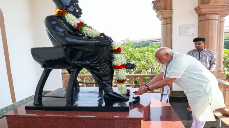 यह भगवा सनातन का नहीं, मोदी-संघ-सत्ता का है!