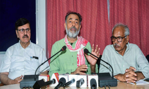 बौद्धिक जमात की बेलगाम उम्मीदें
