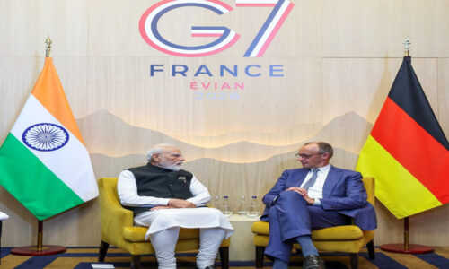 जी-7 सम‍िट : पीएम मोदी और जर्मन चांसलर मर्ज की अहम मुलाकात
