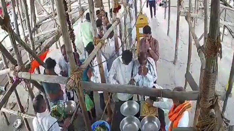 महाराष्ट्र: परभणी जिले में मंदिर की छत का एक हिस्सा गिरा, तीन लोगों की मौत