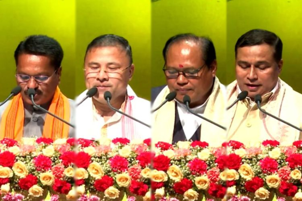 असम कैबिनेट का विस्तार, 12 विधायकों ने ली मंत्री पद की शपथ