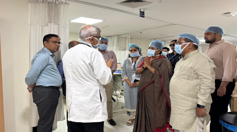 मालवीय नगर अग्निकांड के पीड़ितों से मिलने पहुंचीं सीएम रेखा गुप्ता