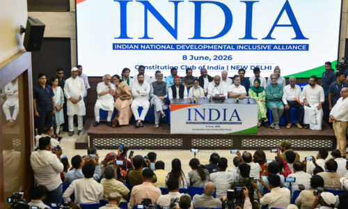 सरकार के लिए वरदान है भारत का विपक्ष