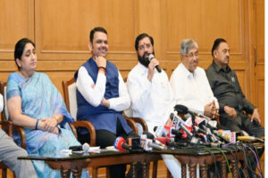 महाराष्ट्र विधानसभा में 36,585 करोड़ रुपये की कर्ज माफी का ऐलान