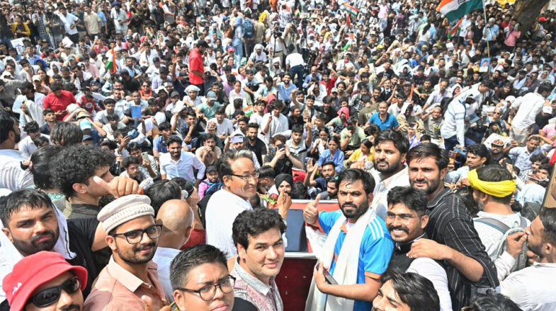 कॉकरोच जनता पार्टी देश भर में प्रदर्शन करेगी