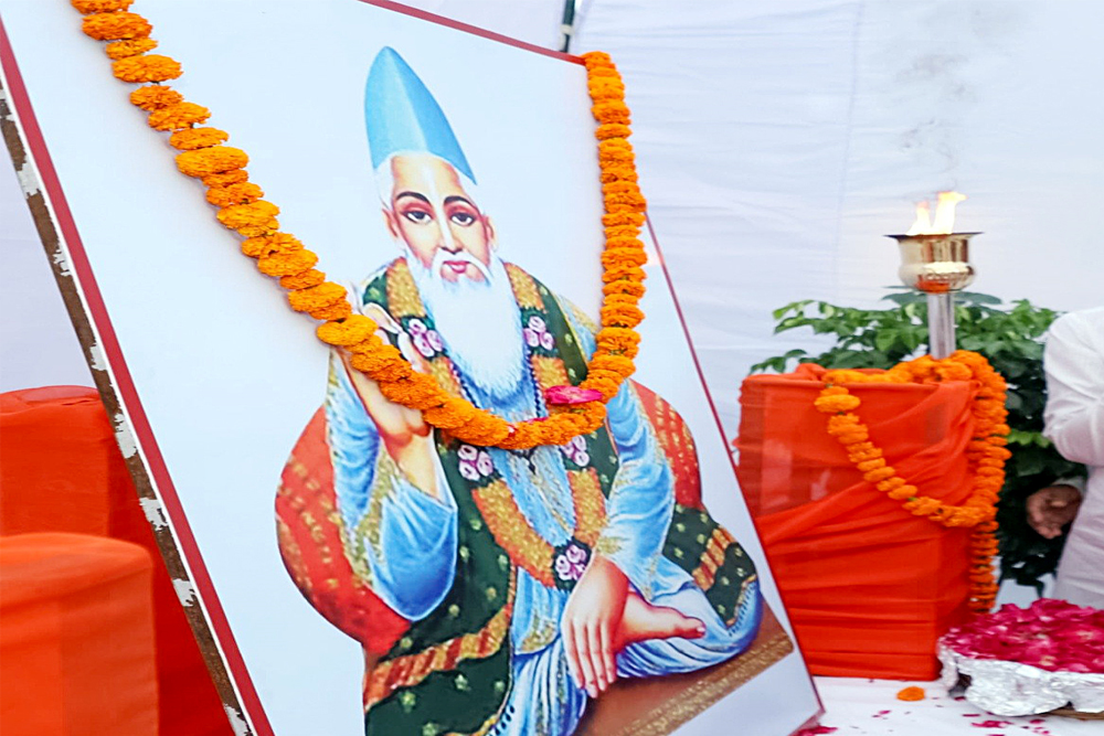 कबीरदास खुद कहते हैं ‘मेरी बोली पूरबी’