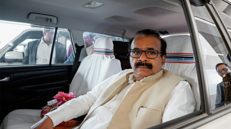 जॉर्ज कुरियन का मोदी मंत्रिमंडल से इस्तीफा