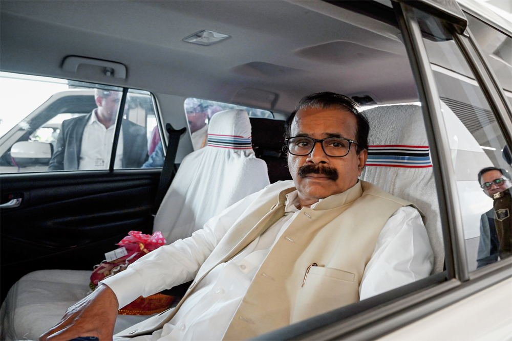 जॉर्ज कुरियन का मोदी मंत्रिमंडल से इस्तीफा