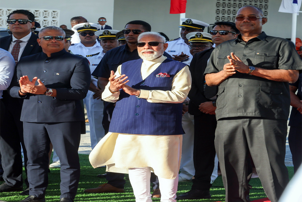 सेशेल्स के दौरे पर पहुंचे मोदी
