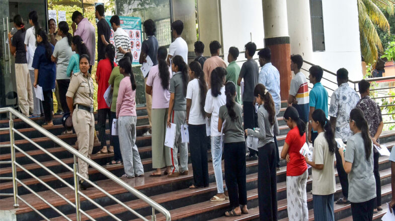सिक्युरिटी स्टेट’ के ‘बंकर’