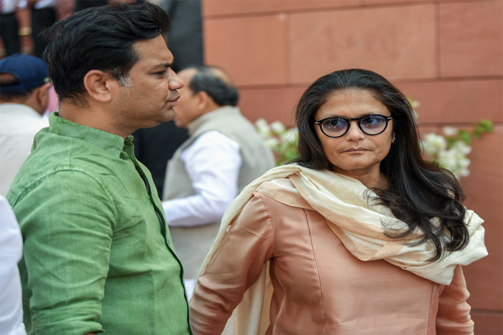 सुष्मिता देब का राज्यसभा से इस्तीफा