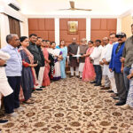 तृणमूल से अलग हुए विधायक चुनाव आयोग से मिले
