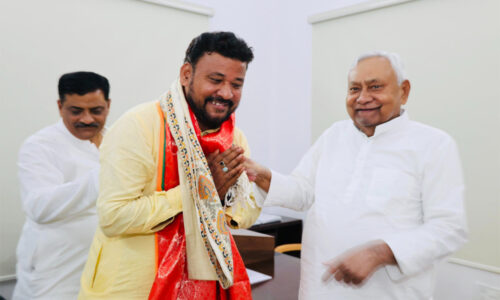 बांकीपुर उपचुनाव : भाजपा प्रत्याशी अभिषेक कुमार सिन्हा ने दाखिल किया नामांकन